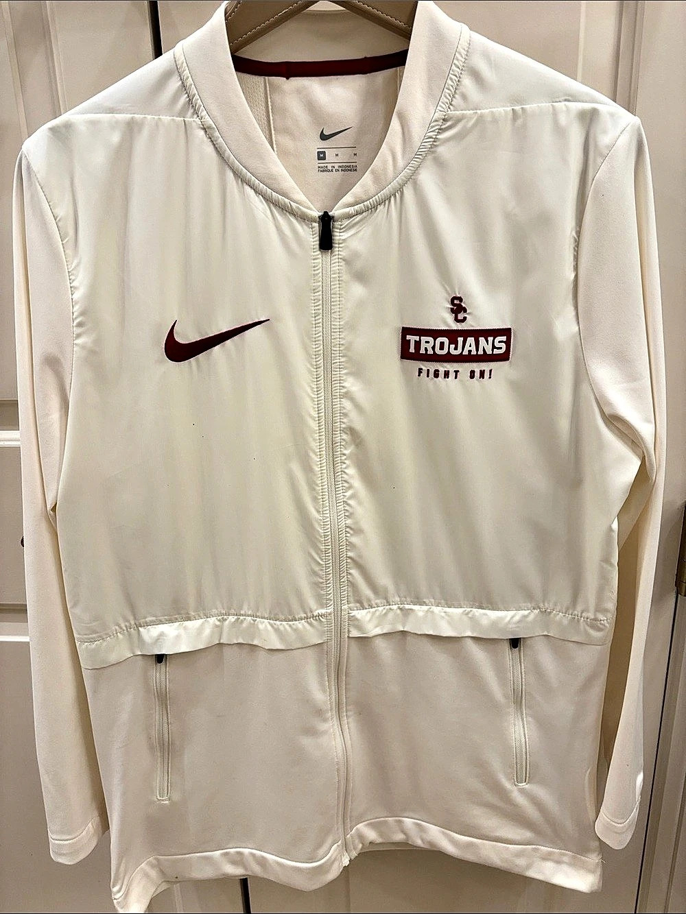 Nike USC Trojans jacket White & Red Size Medium Like New
